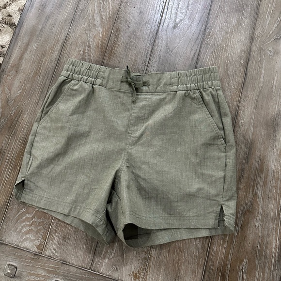 Magellan Olive Green Casual Shorts - Picture 1 of 9
